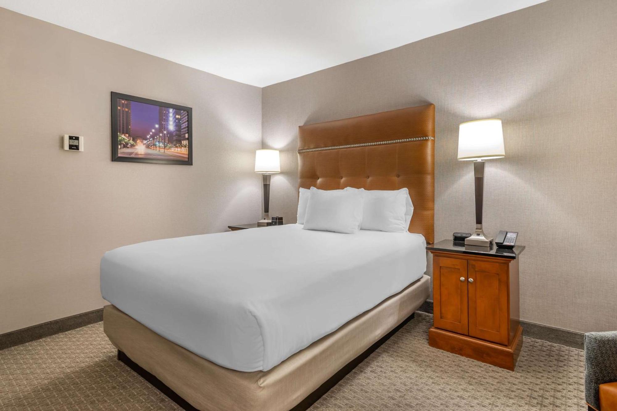 Drury & Atlanta Airport Hotel College Park
