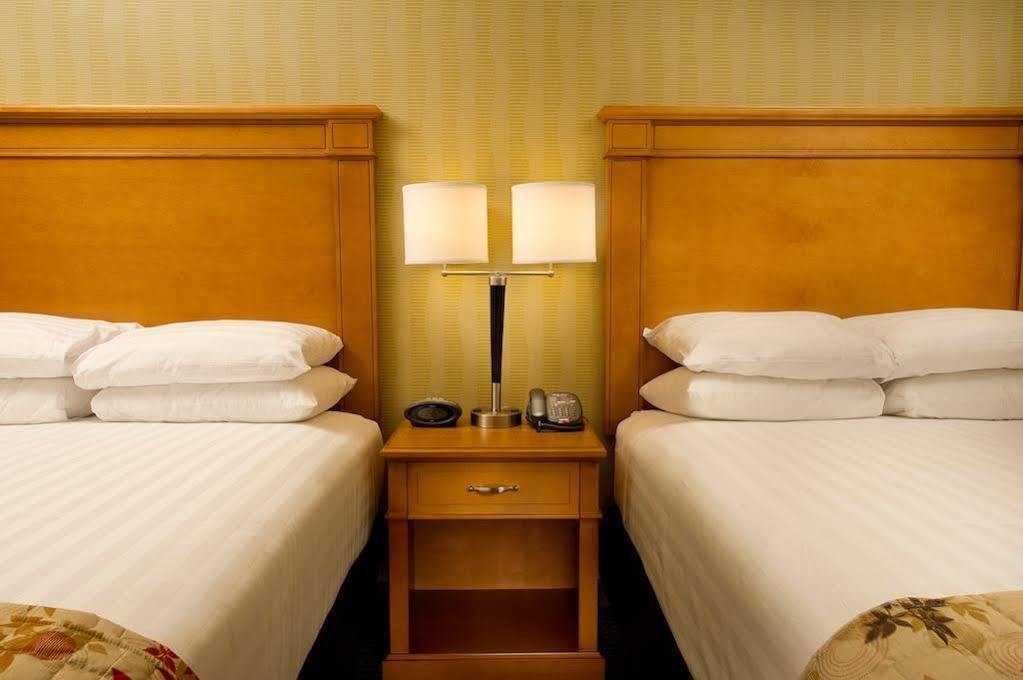 Drury & Atlanta Airport Hotel